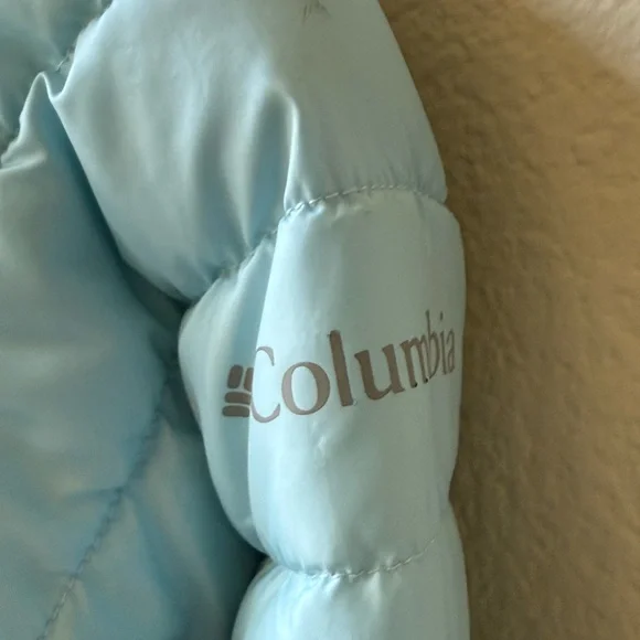Columbia Two-Tone Blue Puffer Jacket for Kids - Picture 8 of 9